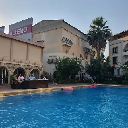 Royal Apartments Penthouse Homestay Kusadasi